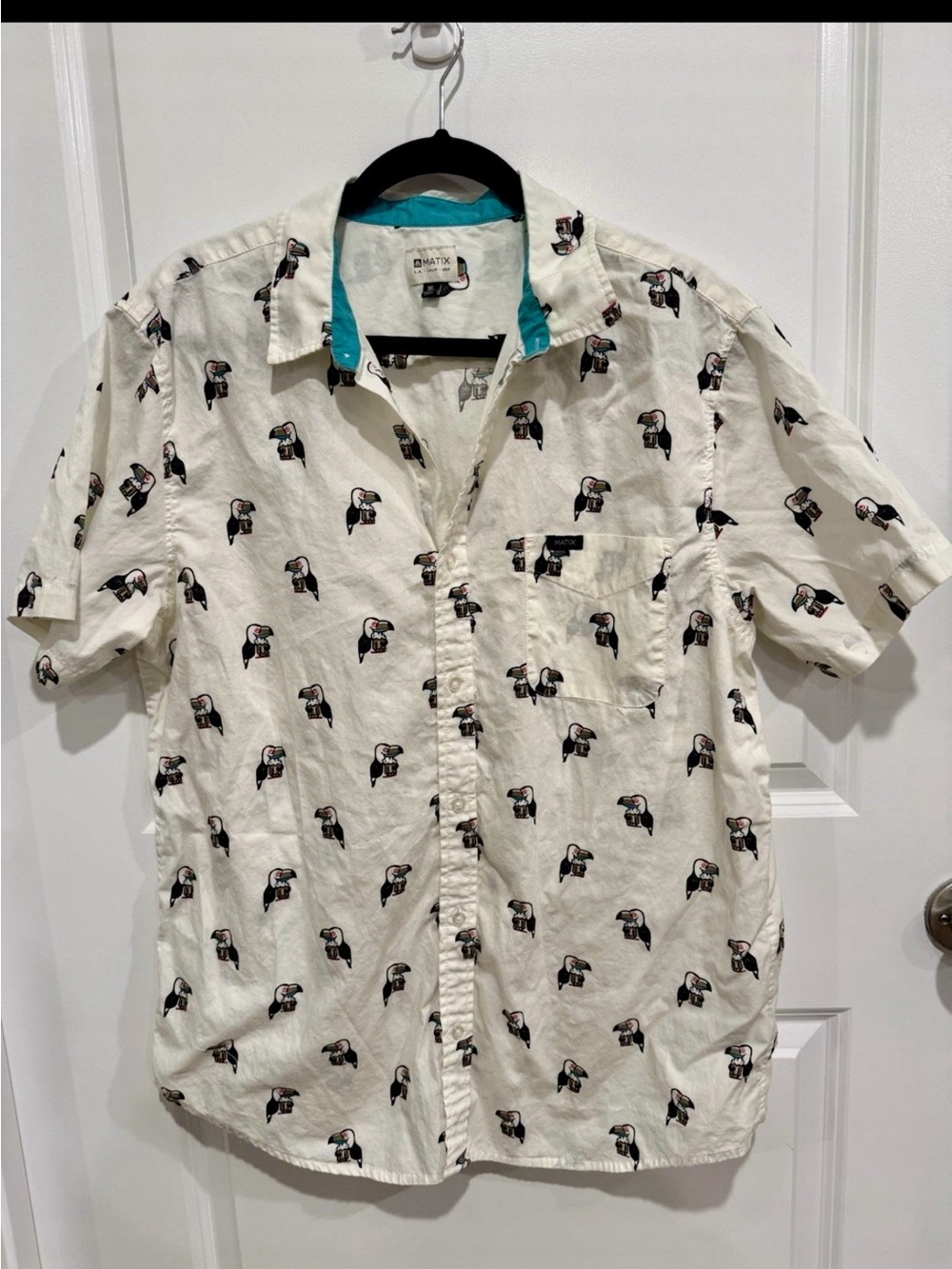 Matix Ivory Short-Sleeve Toucan with mug/beer Print Button-Down Shirt